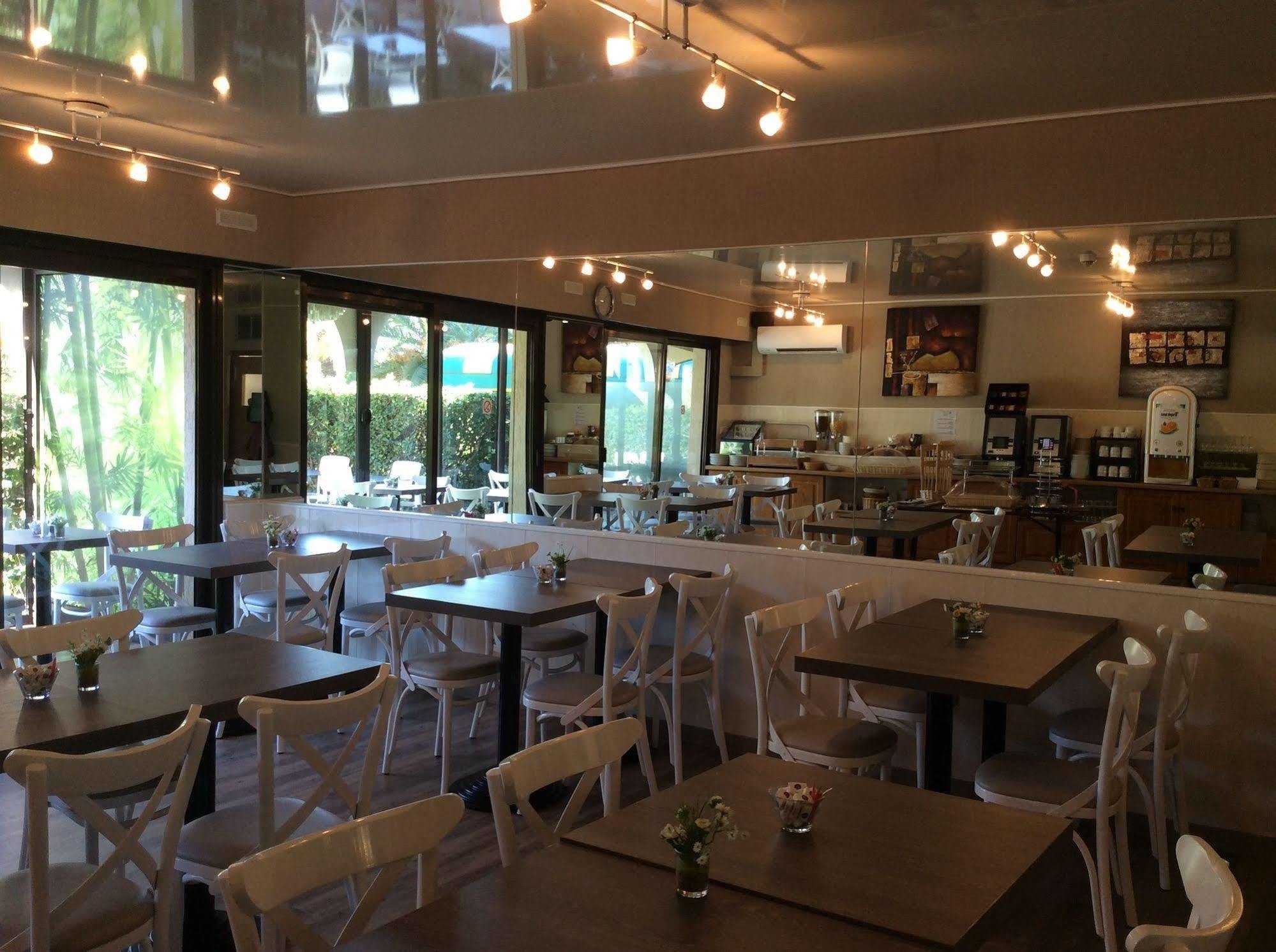 Hotel Bahia Villeneuve-Loubet Exterior foto